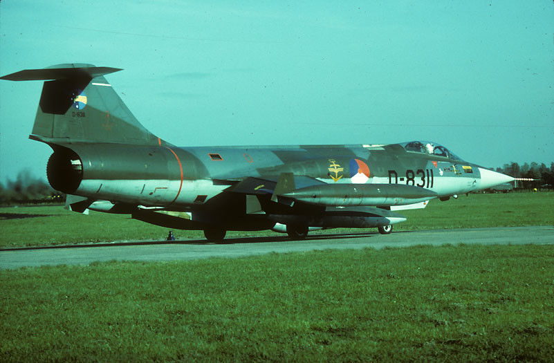 Naam: copy-aircraft-colour-slide-KLu-F-104G-D-8311.jpg
Bekeken: 1067
Grootte: 79,7 KB