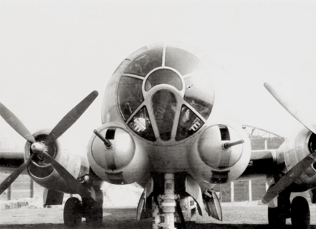 Naam: Foto 592. Boeing B-54 Ultra Fortress, kopie 1100.jpg
Bekeken: 707
Grootte: 87,3 KB