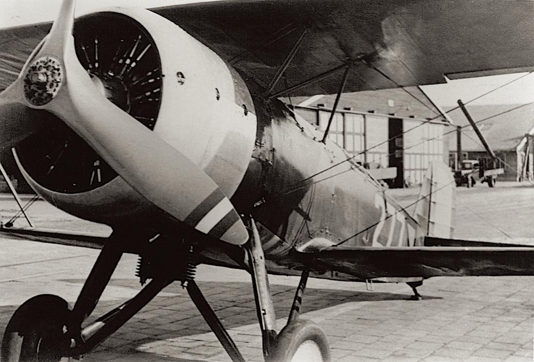 Naam: Foto 97. '277'. Fokker D.XVI, kopie 1100.jpg
Bekeken: 715
Grootte: 126,1 KB