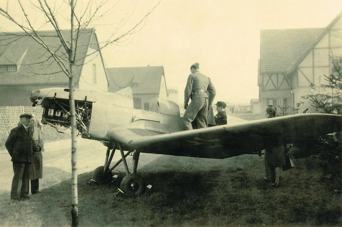 Naam: Foto 485. Klemm in dorp, kopie 1100.jpg
Bekeken: 1155
Grootte: 100,7 KB