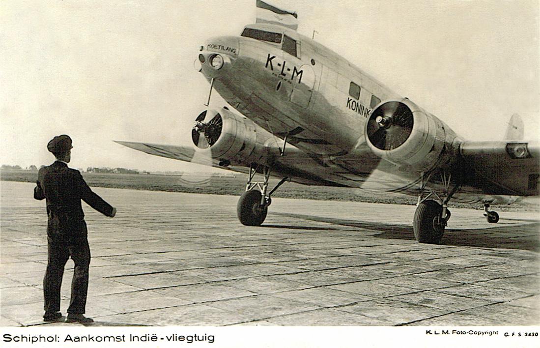 Naam: Kaart 720. PH-AKK %22Koetilang%22. Douglas DC-2, kopie 1100.jpg
Bekeken: 824
Grootte: 130,5 KB