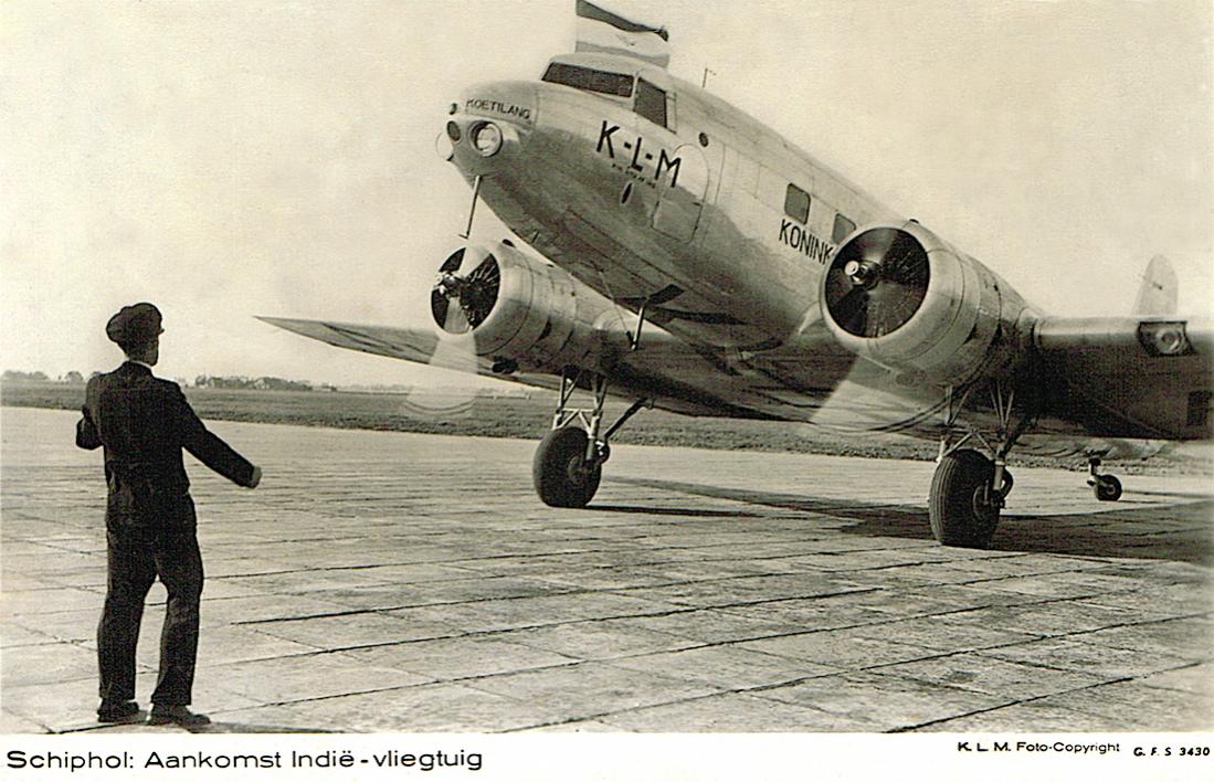 Naam: Kaart 720. PH-AKK %22Koetilang%22. Douglas DC-2, kopie 1100.jpg
Bekeken: 553
Grootte: 130,5 KB