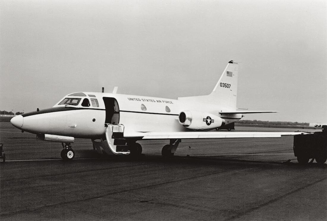 Naam: Foto 607. North American (Sinds 1973 Rockwell International) T-39A-1-NA Sabreliner. (03507), lat.jpg
Bekeken: 601
Grootte: 75,6 KB