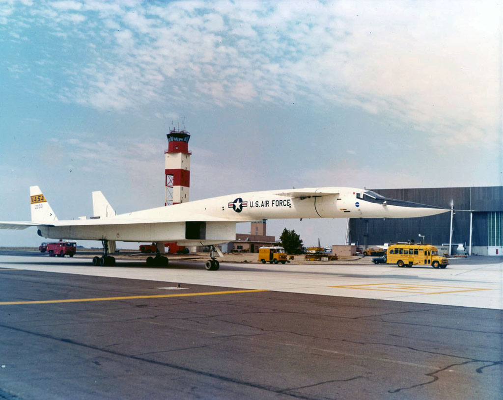 Naam: North_American_XB-70A_Valkyrie_061122-F-1234P-018.jpg
Bekeken: 491
Grootte: 149,2 KB