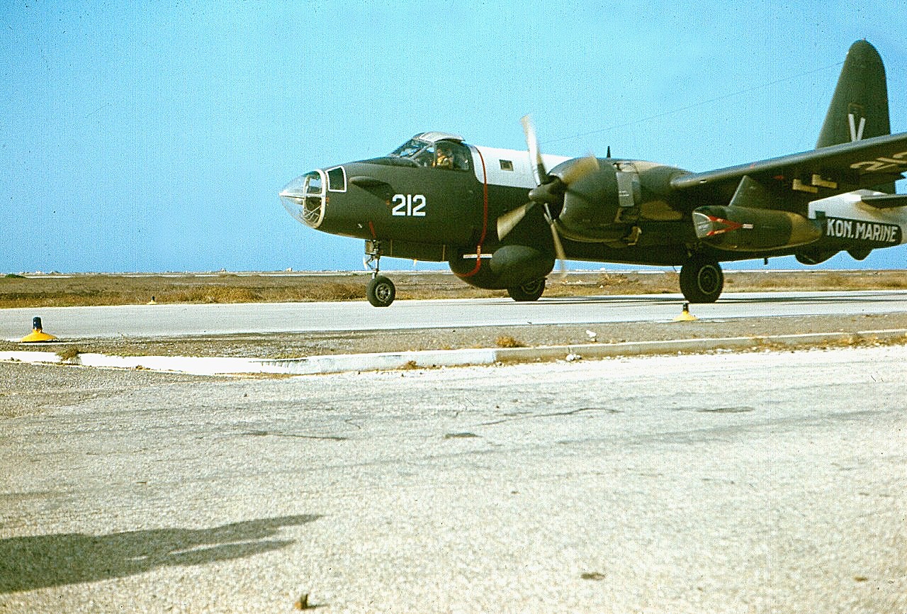 Naam: Uit taxi�n, Hato '64.jpg
Bekeken: 965
Grootte: 367,8 KB