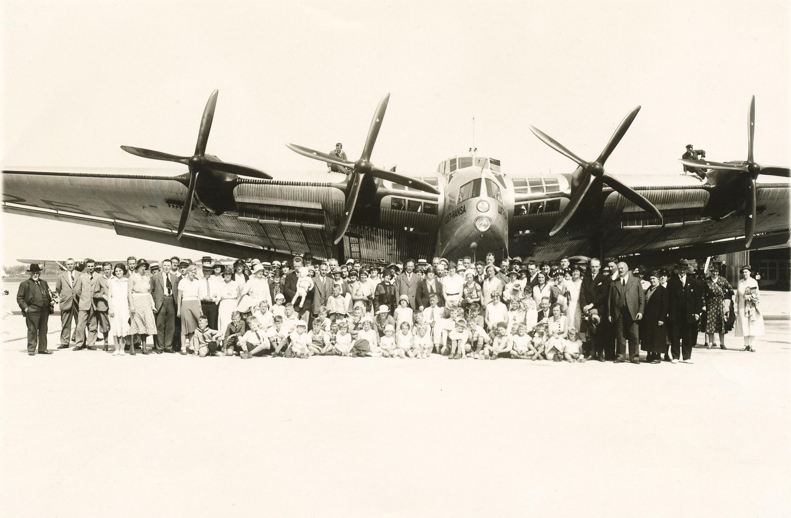 Naam: Junkers_G-38_D-2500.Schiphol.jpg
Bekeken: 701
Grootte: 437,1 KB