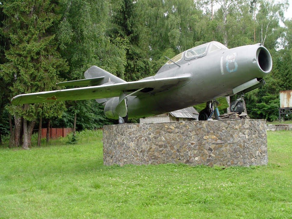 Naam: Mig 15UTI - Andreevskiy..jpg
Bekeken: 357
Grootte: 266,4 KB