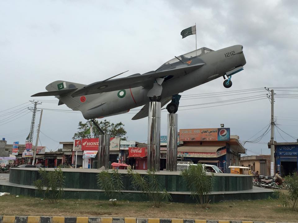 Naam: Mig 17 - Narowal ..jpg
Bekeken: 1070
Grootte: 75,8 KB