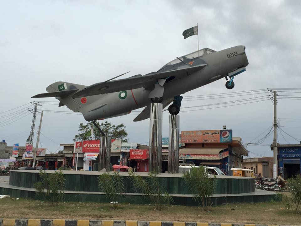 Naam: Mig 17 - Narowal ..jpg
Bekeken: 517
Grootte: 75,8 KB