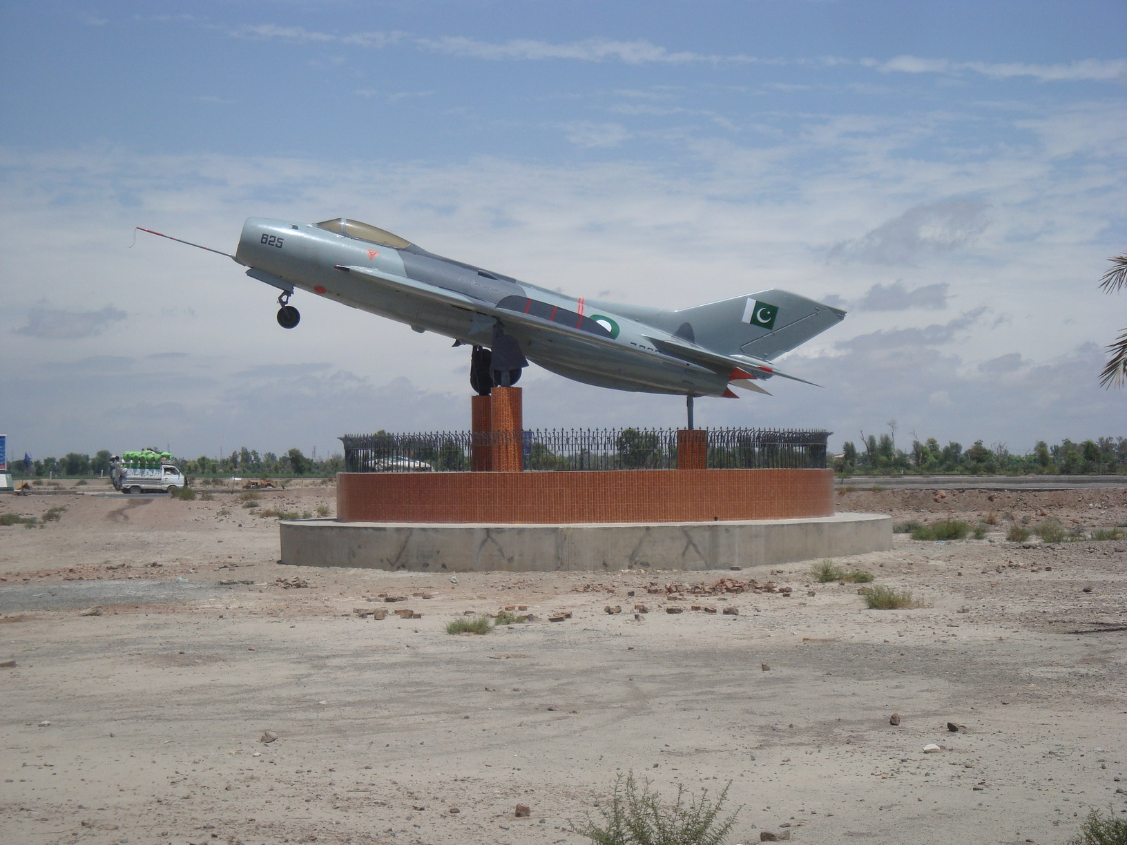 Naam: Mig 19 - Bahawalpur..jpg
Bekeken: 1069
Grootte: 454,6 KB