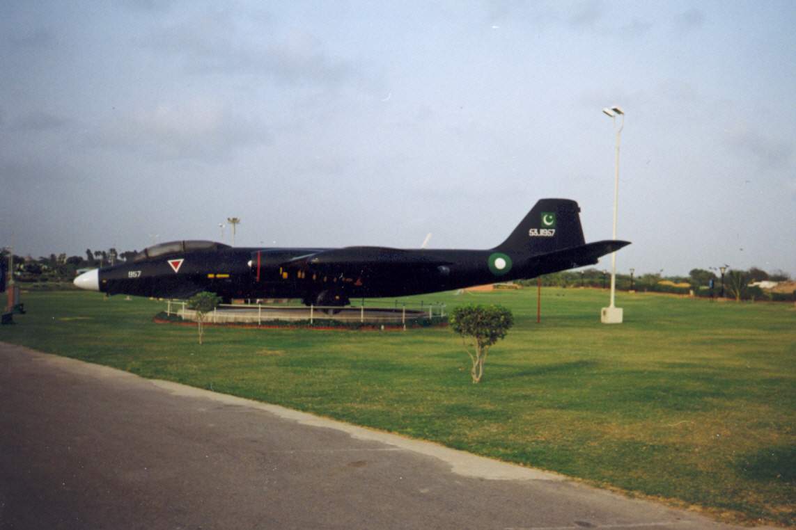 Naam: B-57 on display at PAF Museum Karachi..jpg
Bekeken: 914
Grootte: 60,8 KB