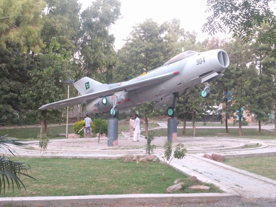 Naam: Mig 19 - Rawalpindi..jpg
Bekeken: 965
Grootte: 226,3 KB