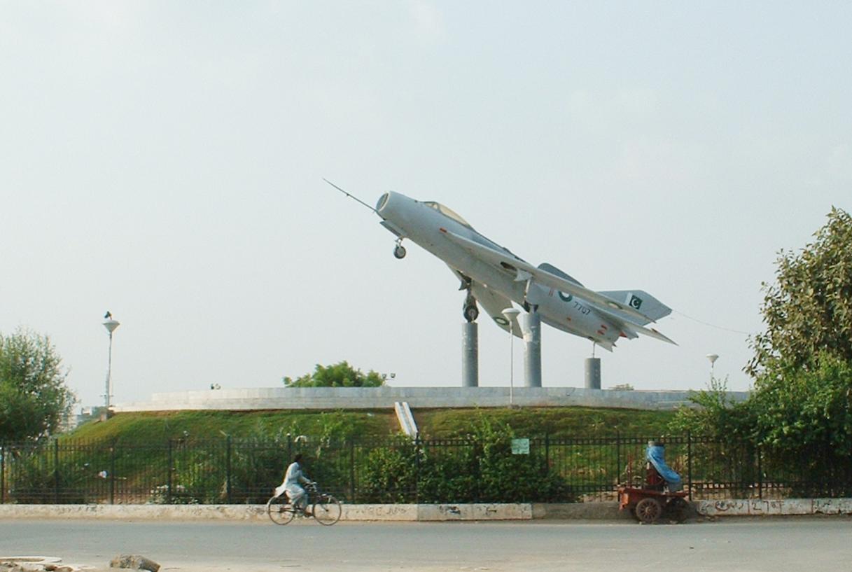 Naam: Mig 19 , Faisalabad..jpg
Bekeken: 1071
Grootte: 84,3 KB