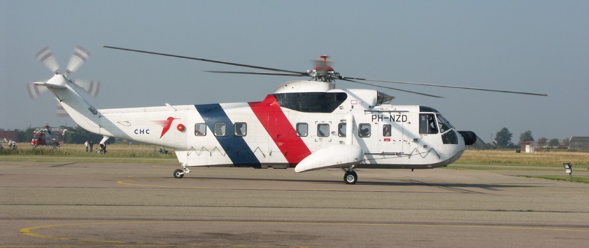 Naam: Sikorsky S-61N PH-NZD - Den Helder 19-09-2009.jpg
Bekeken: 479
Grootte: 105,4 KB