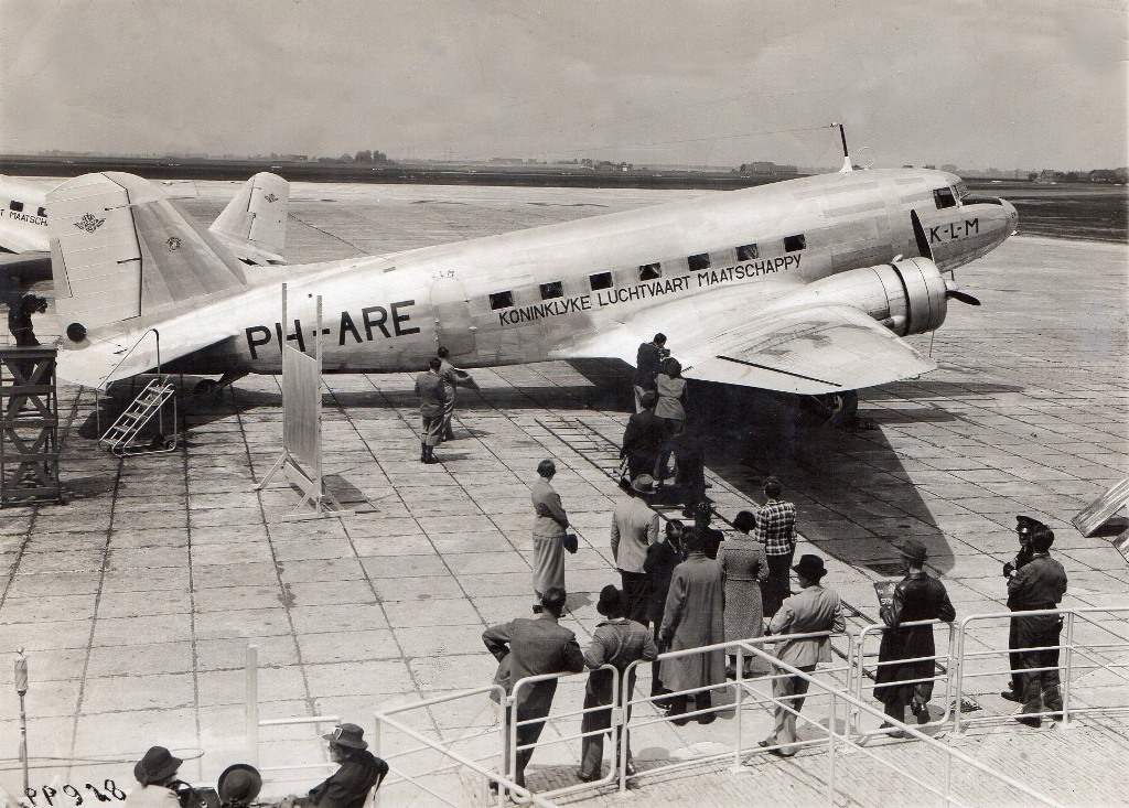 Naam: Douglas DC3 EMOE PH-ARE.JPG
Bekeken: 1149
Grootte: 268,9 KB