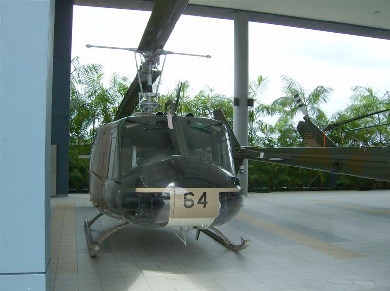 Naam: Singapore Air Force Museum at Paya Lebar 5.jpg
Bekeken: 647
Grootte: 112,2 KB