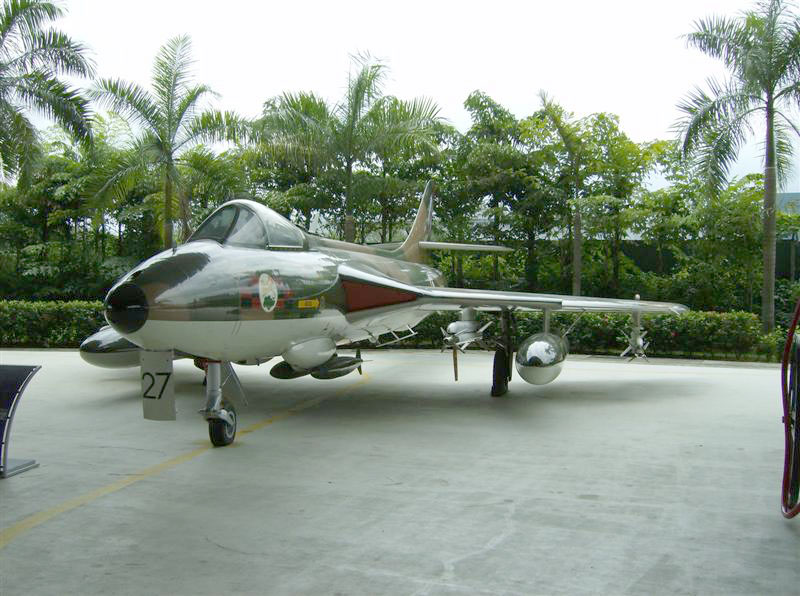 Naam: Singapore Air Force Museum at Paya Lebar 6.jpg
Bekeken: 609
Grootte: 147,9 KB