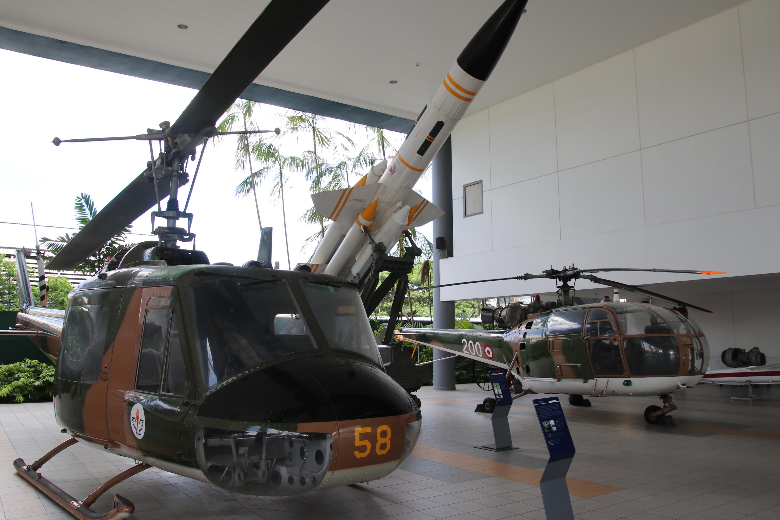 Naam: Singapore Air Force Museum at Paya Lebar 12.jpg
Bekeken: 599
Grootte: 489,5 KB