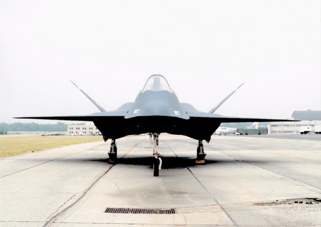 Naam: Foto 630. Northrop YF-23 (Black Widow II).jpg
Bekeken: 631
Grootte: 66,4 KB