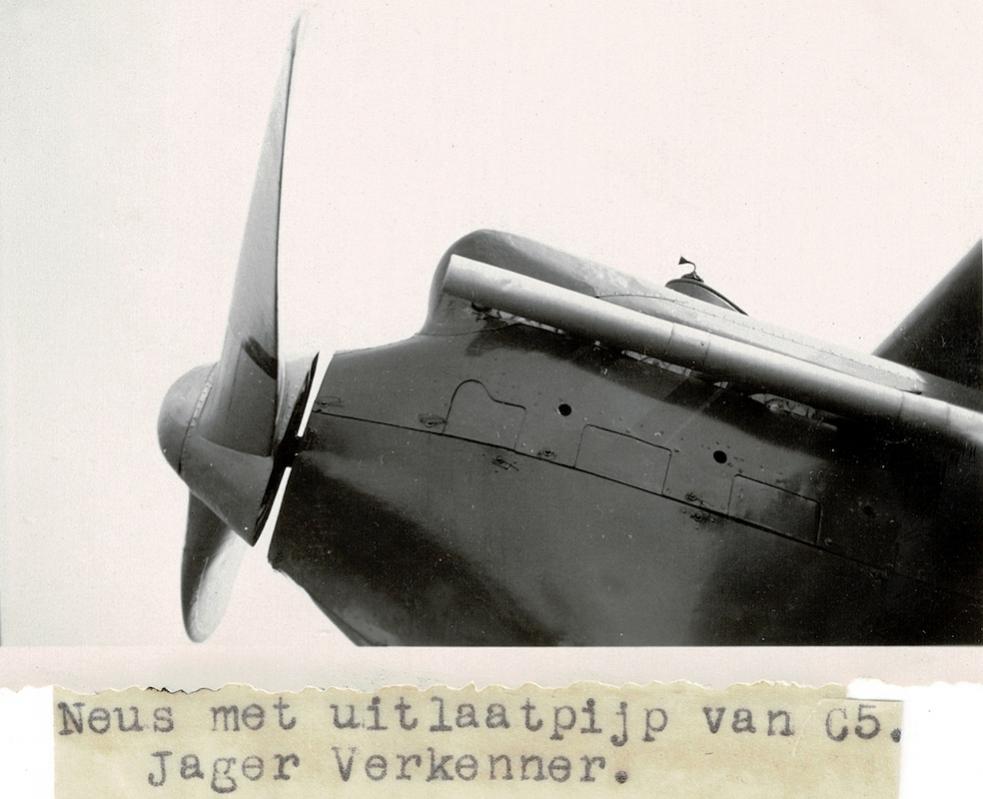 Naam: Foto 9. C.V op Luchtvaarttentoonstelling Soesterdal. Met dun vast papiertje.jpg
Bekeken: 8045
Grootte: 70,0 KB