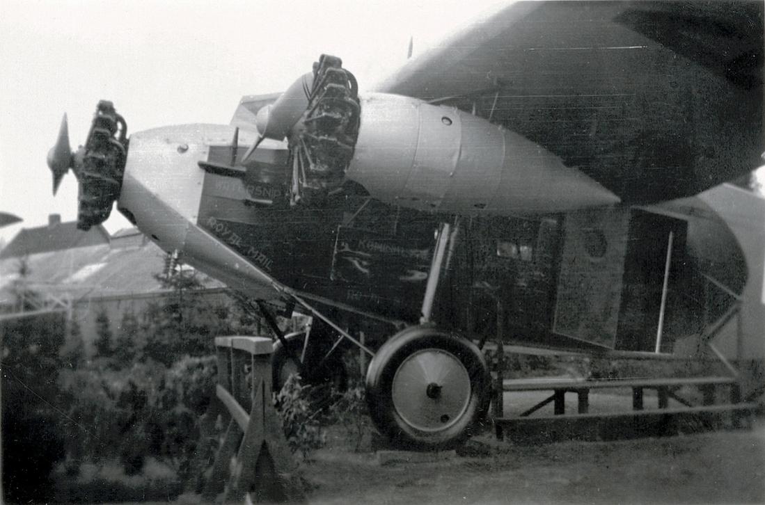 Naam: Foto 13. Fokker F.XIV-3m %22Watersnip%22 op Luchtvaarttentoonstelling Soesterdal. Op het origine.jpg
Bekeken: 3520
Grootte: 102,4 KB