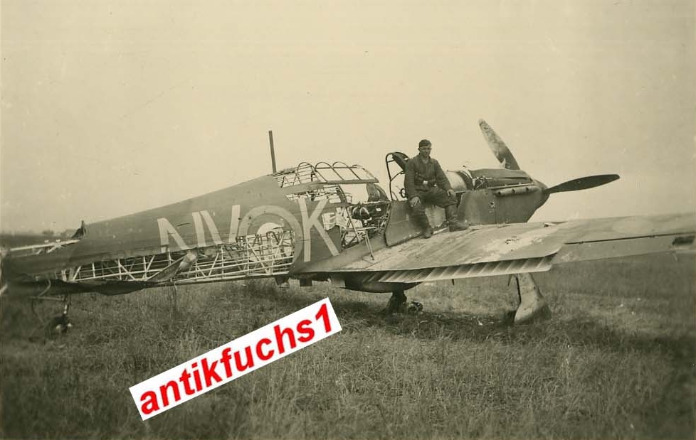 Naam: Hurricane 79 NV-K P2537 Merville 14-5 3.jpg
Bekeken: 389
Grootte: 266,8 KB