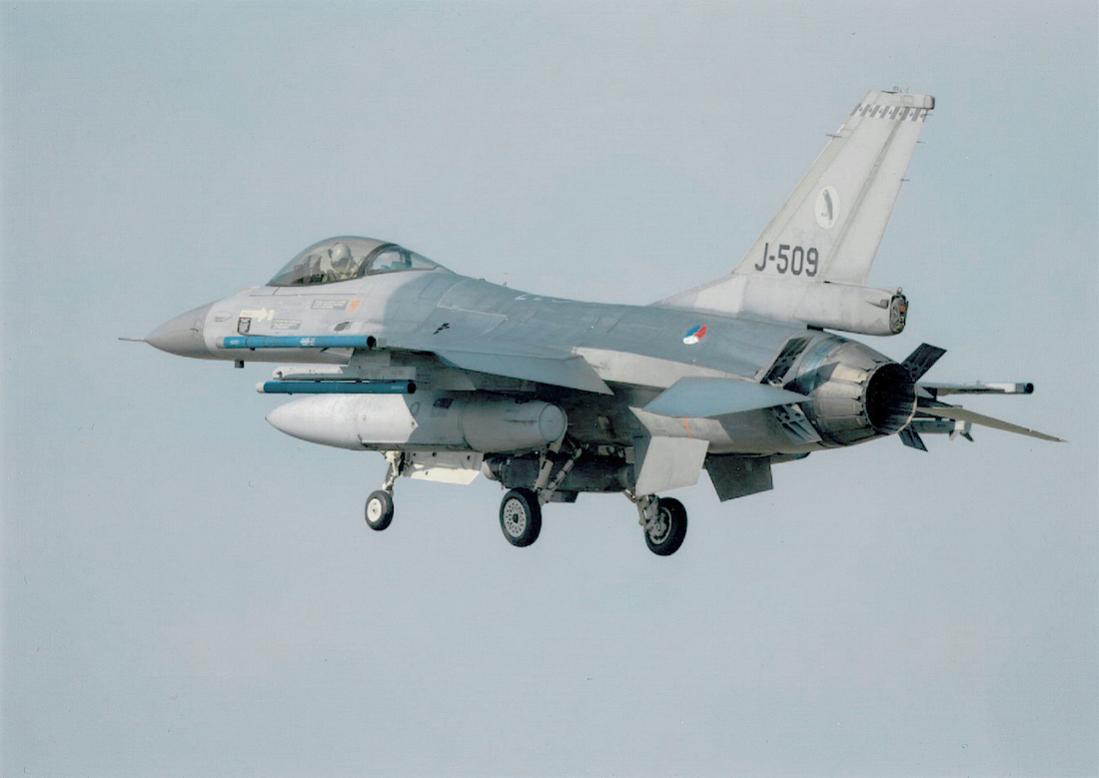 Naam: Foto 161. 'J-509'. General Dynamics F-16A.jpg
Bekeken: 1482
Grootte: 49,0 KB