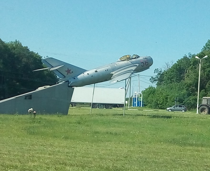 Naam: Mig 17 - Chamzinka..jpg
Bekeken: 889
Grootte: 137,6 KB