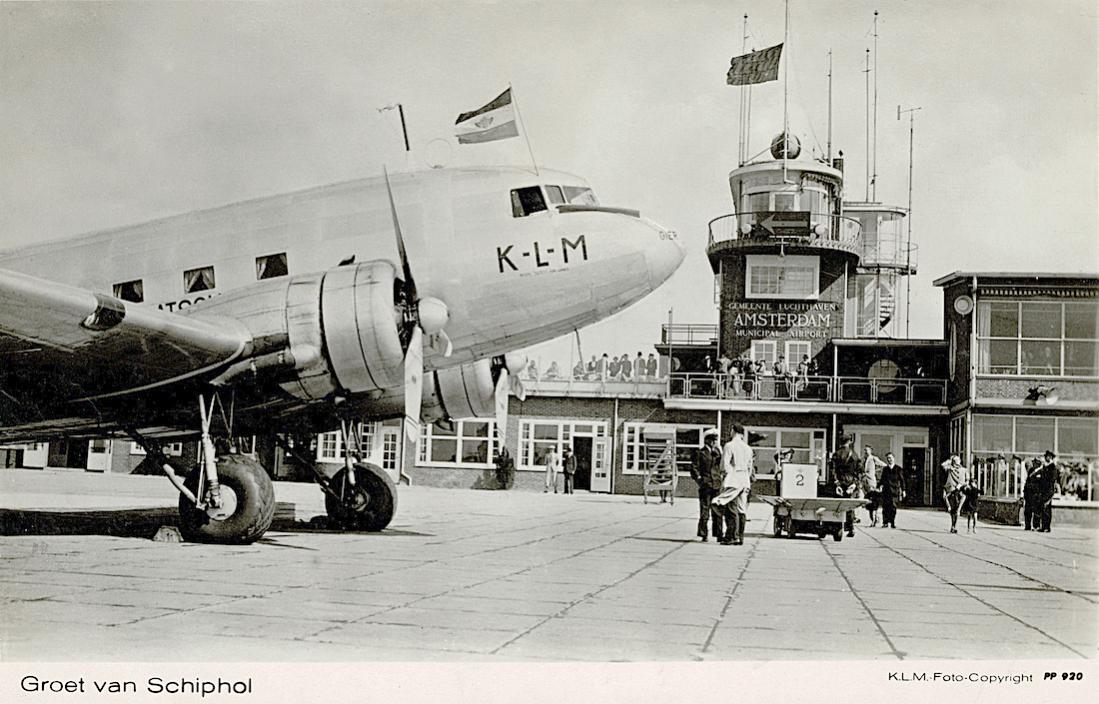 Naam: Kaart 733. Groet van Schiphol. Douglas DC-3 %22Gier%22.jpg
Bekeken: 900
Grootte: 118,2 KB