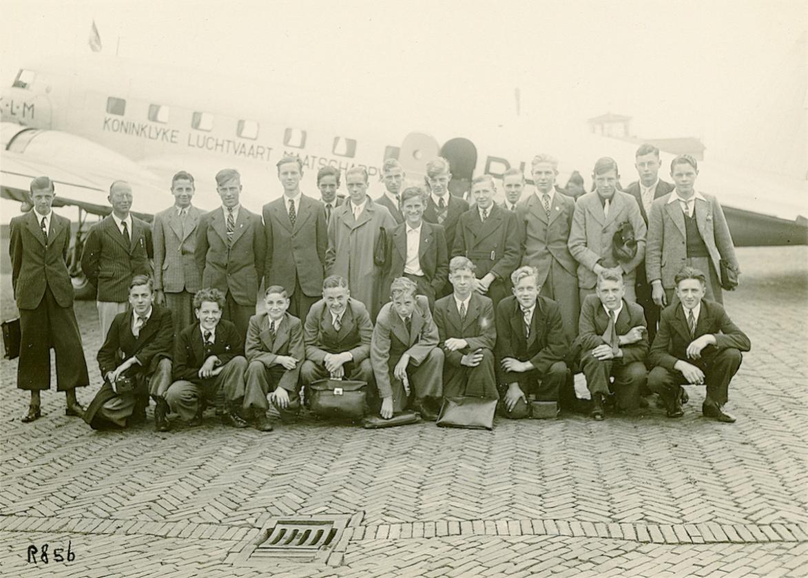 Naam: Foto 46. Waalhaven, 3.9.1937.jpg
Bekeken: 614
Grootte: 147,8 KB