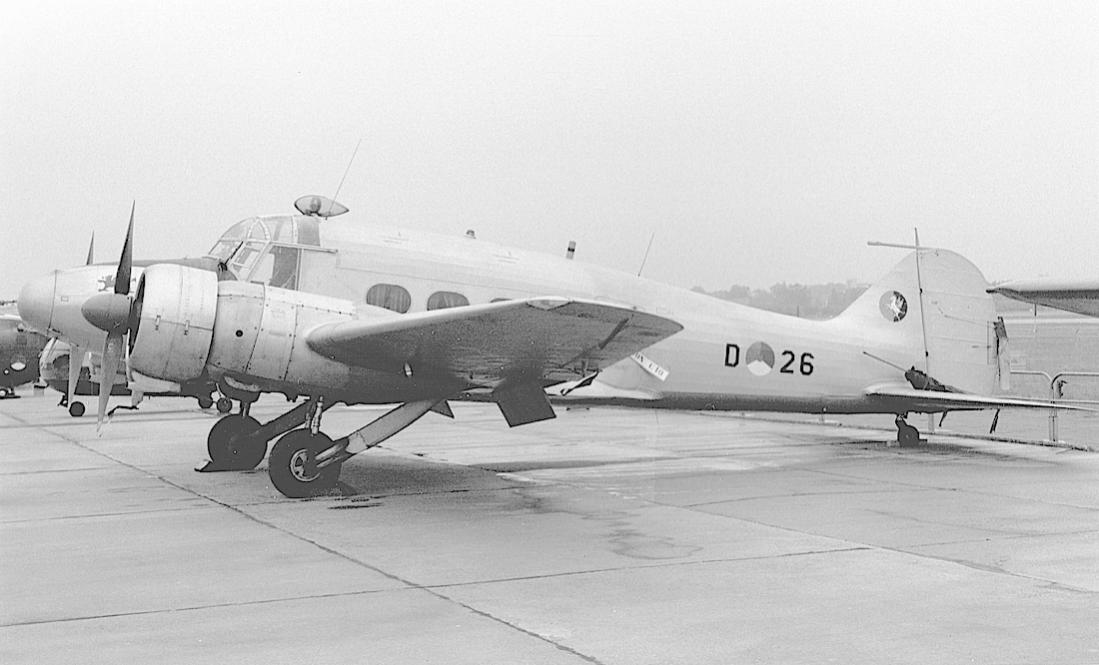 Naam: Foto 165. Avro 652A Anson C.19 srs. 2 met fake registratie 'D-26' (orig. ex VM352). Niet in Nede.jpg
Bekeken: 1215
Grootte: 74,8 KB
