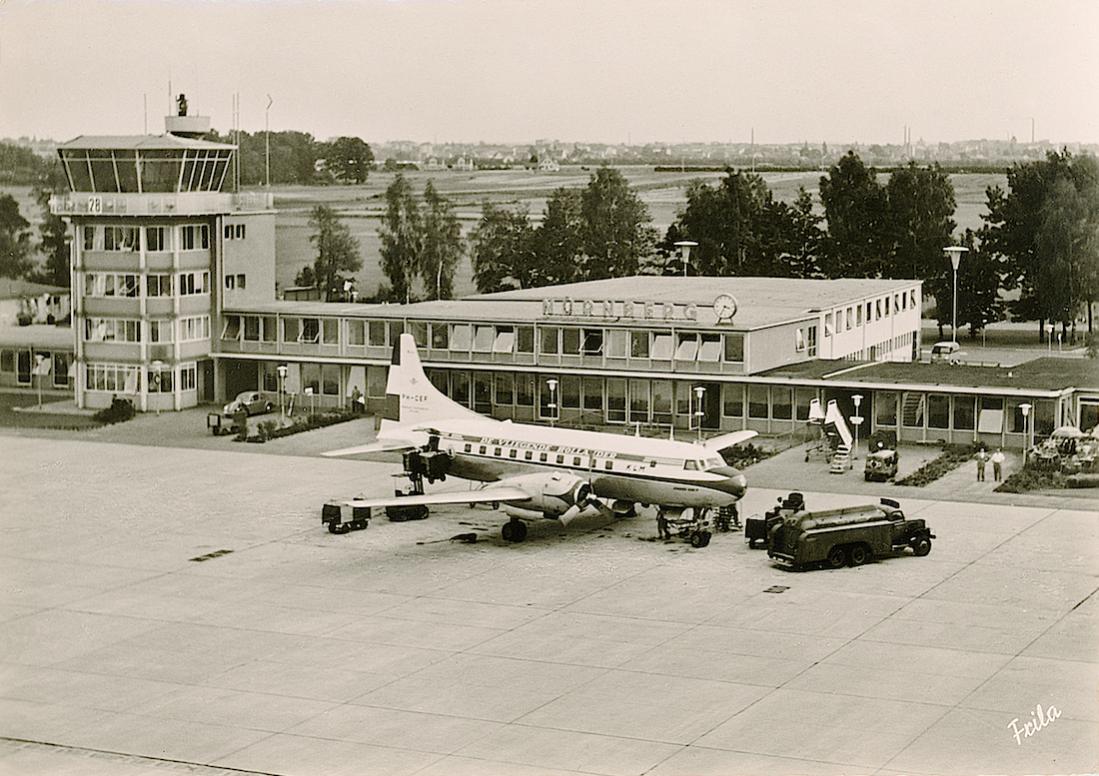 Naam: Kaart 738. PH-CEF 'Frans Hals'. Convair Liner CV-240 op vliegveld Neurenberg. 1100 breed.jpg
Bekeken: 1175
Grootte: 133,7 KB
