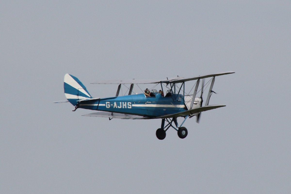 Naam: G-AJHS De Havilland DH.82A IMG_0132.jpg
Bekeken: 1896
Grootte: 77,9 KB