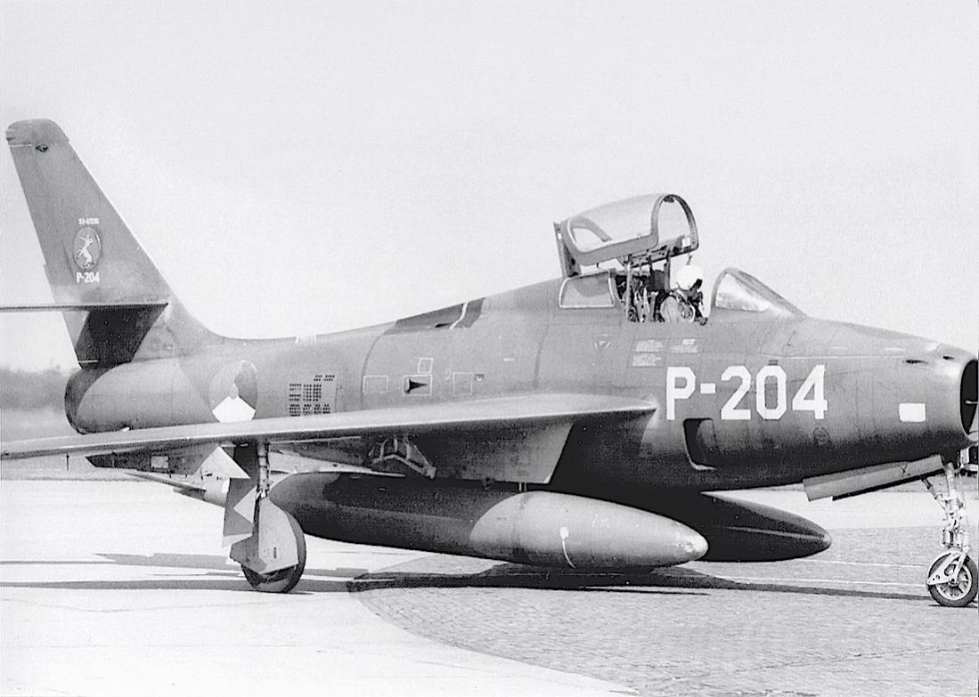 Naam: Foto 166. 'P-204'. Republic F-84F Thunderstreak. 1100 breed.jpg
Bekeken: 1147
Grootte: 103,3 KB