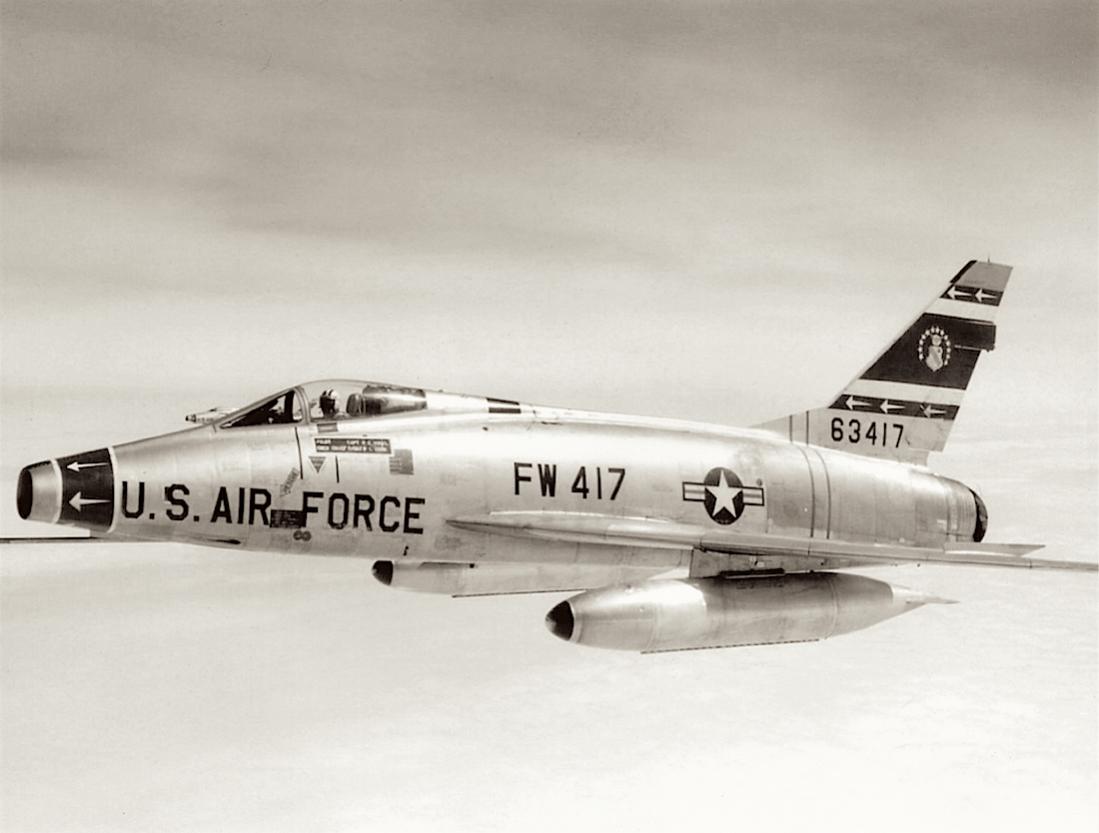 Naam: Foto 652. 56-3417 (63417) North American F-100D-85-NH Super Sabre. 1100 breed.jpg
Bekeken: 789
Grootte: 64,5 KB