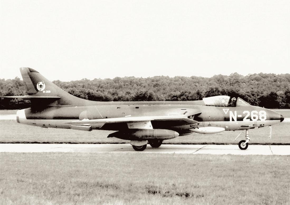 Naam: Foto 171.  'N-268'. Hawker Hunter F.Mk.6 van 325 Squadron. 1100 breed.jpg
Bekeken: 1046
Grootte: 92,3 KB