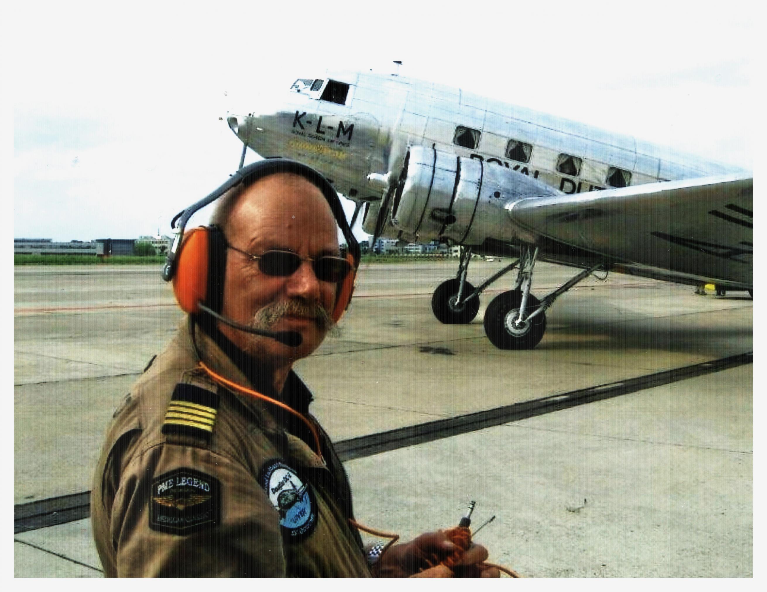 Naam: PETER BAETEN + DC2.jpg
Bekeken: 1725
Grootte: 500,3 KB