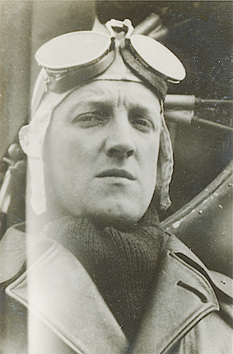 Naam: Foto 82. Reserve sergeant-vlieger J.J. (Hans) de Bruijn, 500 hoog.jpg
Bekeken: 507
Grootte: 192,6 KB