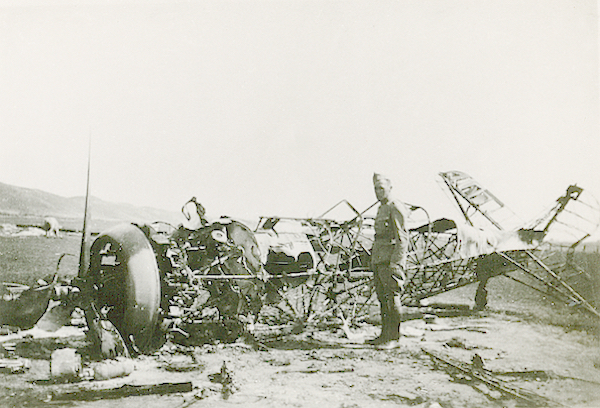 Naam: Foto 102. Txt bij foto. Door eigen strijdmacht in brand geschoten D21 jager. Vliegveld Texel. 60.jpg
Bekeken: 1095
Grootte: 370,3 KB