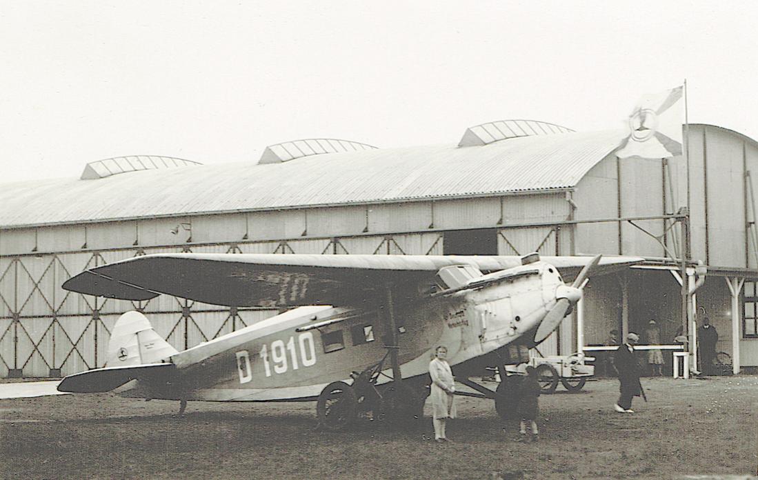 Naam: Foto 430. D-1910. Focke-Wulf A 32 Bussard. 1100 breed.jpg
Bekeken: 1307
Grootte: 104,4 KB