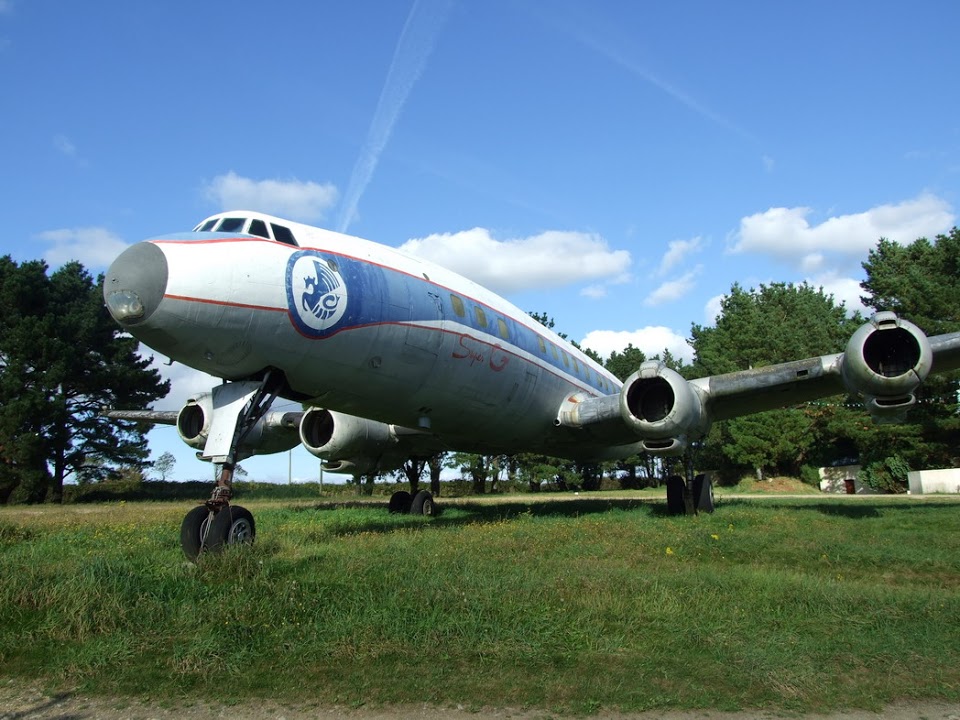 Naam: Lockheed L-1049 G Super Constellation - 4626F-BHBG Display in the night club's garden , Gourlizo.jpg
Bekeken: 858
Grootte: 168,1 KB