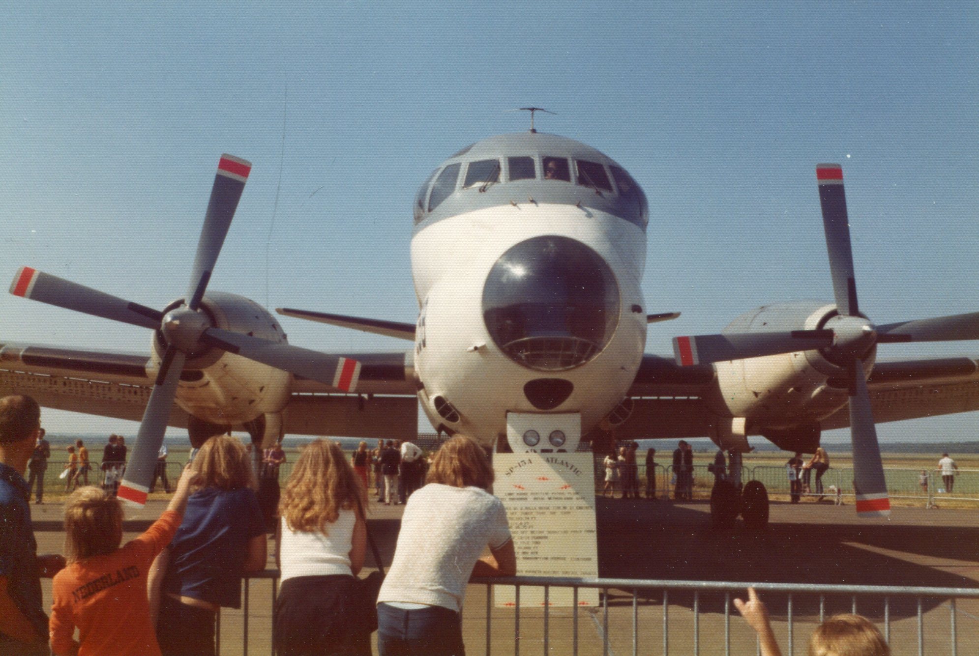 Naam: Deelen juni 1973 (2).jpg
Bekeken: 668
Grootte: 430,8 KB