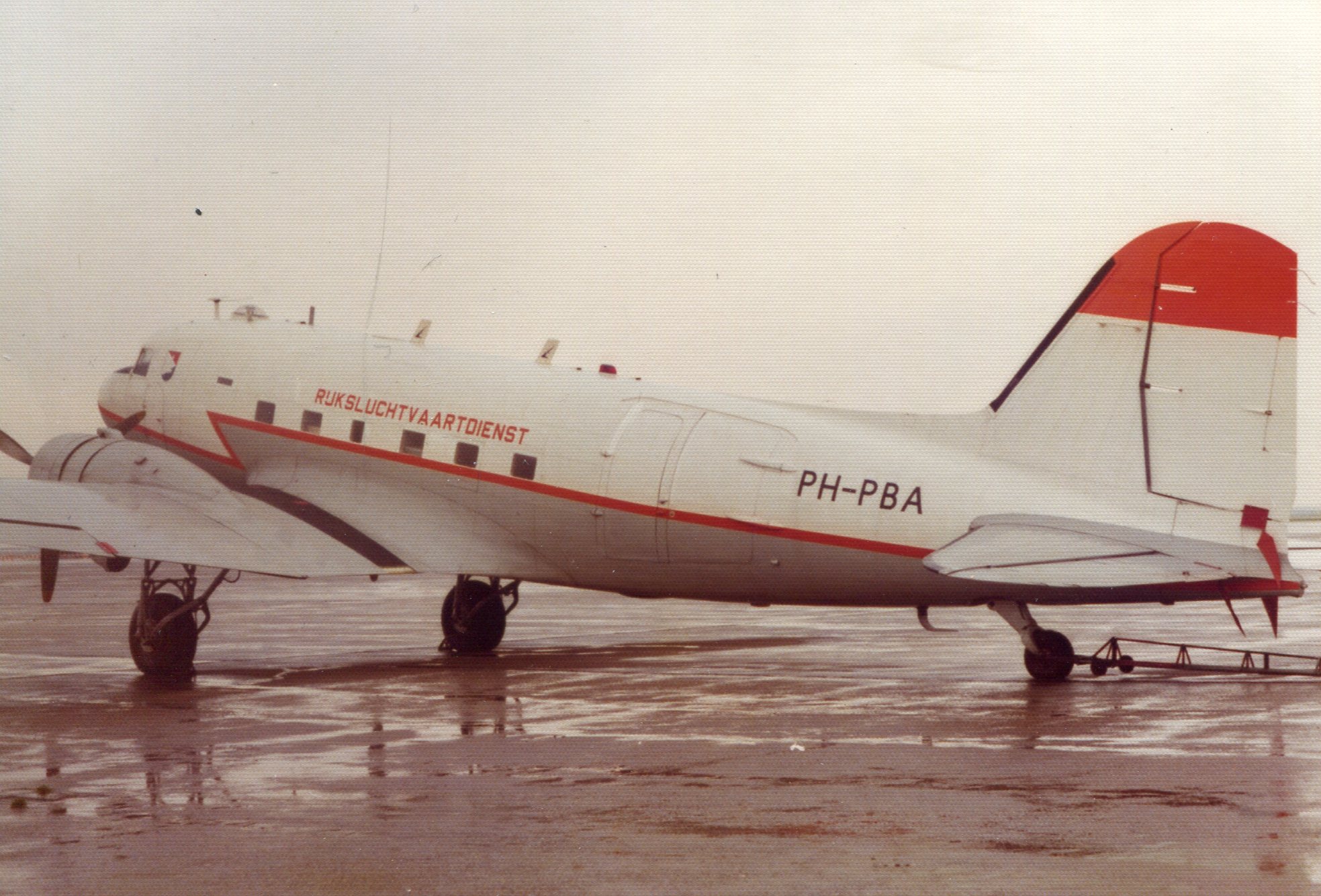 Naam: Schiphol voorjaar 1975.jpg
Bekeken: 1225
Grootte: 475,7 KB