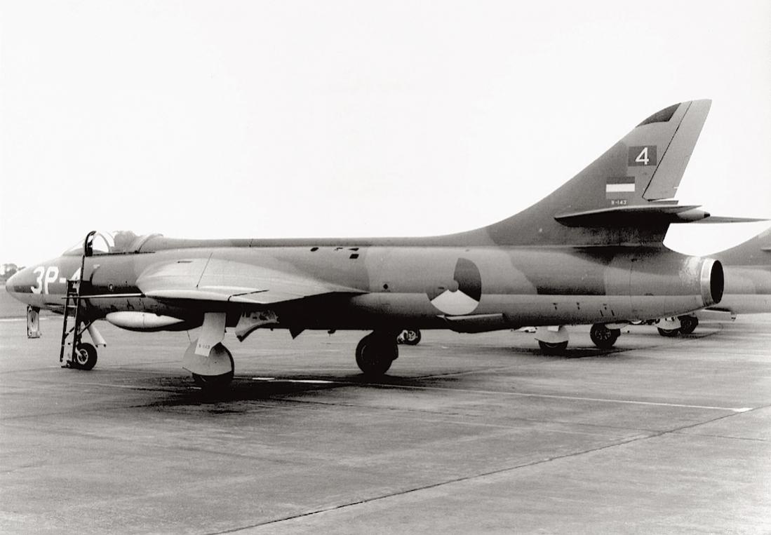 Naam: Foto 186. Hawker Hunter FMk. 4. (3P-4 : N-143). 1100 breed.jpg
Bekeken: 845
Grootte: 76,2 KB