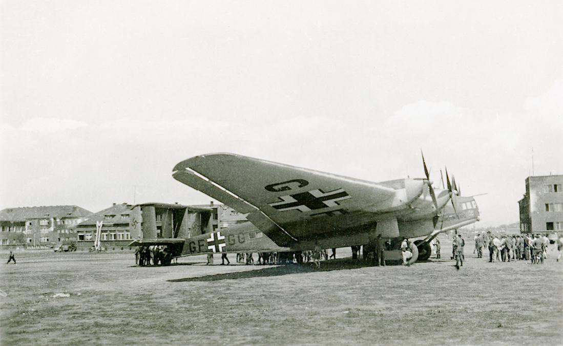 Naam: Foto 509. Junkers G 38, Kennung: GF+GG, Name: Hindenburg, Sofia, Bulgarien. 1100 breed.jpg
Bekeken: 571
Grootte: 80,1 KB