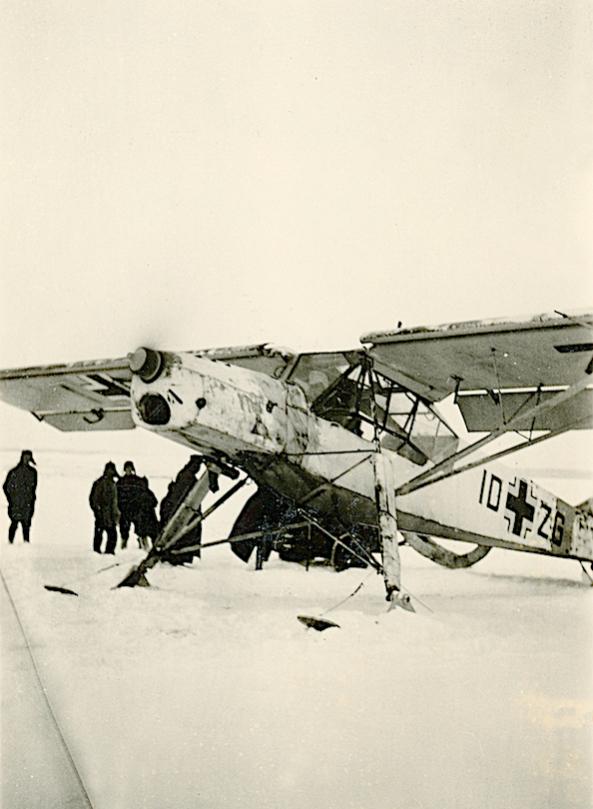 Naam: Foto 514. ID+ZG. Fieseler Fi.156 Storch op skis.jpg
Bekeken: 906
Grootte: 50,9 KB