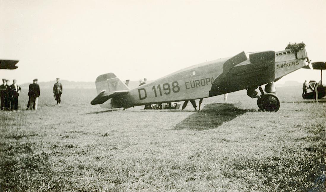 Naam: Foto 439. D-1198 'Europa'. Junkers W.33. 1100 breed.jpg
Bekeken: 696
Grootte: 112,3 KB