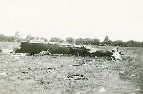 Naam: Foto 120. 1940-06:17-18. N 1463 (L-GE). Tekststrook = Engelse bommenwerper in Culemborg brandend.jpg
Bekeken: 851
Grootte: 328,0 KB