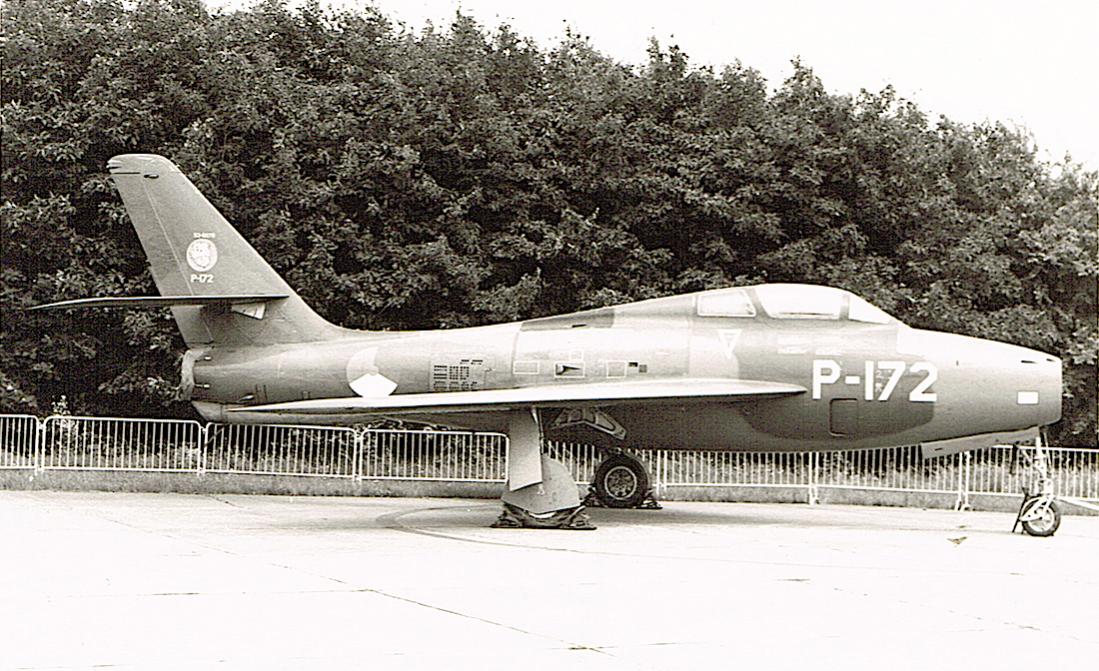 Naam: Foto 191. 'P-172'. Republic F-84F Thunderstreak. 1100 breed.jpg
Bekeken: 1040
Grootte: 155,4 KB