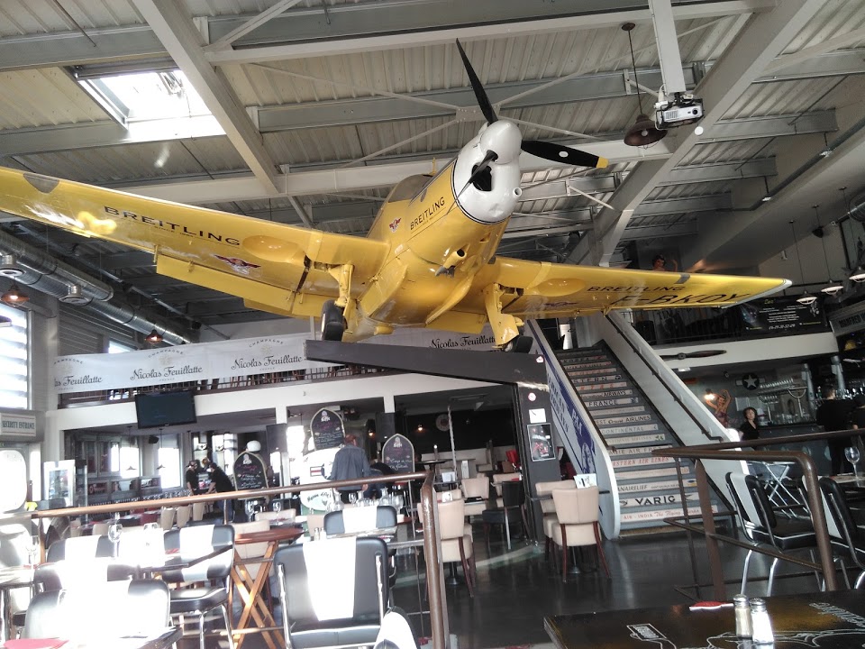 Naam: MS.733 inside restaurant Le Hangar , Cormontreuil..jpg
Bekeken: 585
Grootte: 184,5 KB